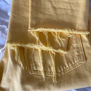 Levi’s - Women’s 501 Cropped Yellow Jeans